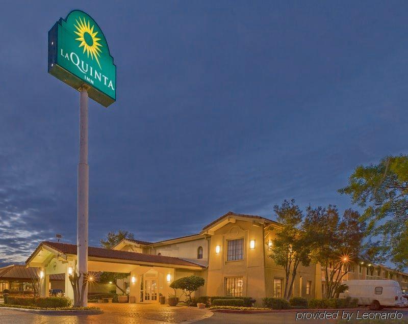 Red Roof Inn Houston East I-10 Bagian luar foto